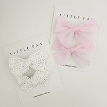 Load image into Gallery viewer, Lace Bow Clips

