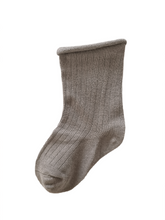 Load image into Gallery viewer, Ribbed Crew Socks - Smoke
